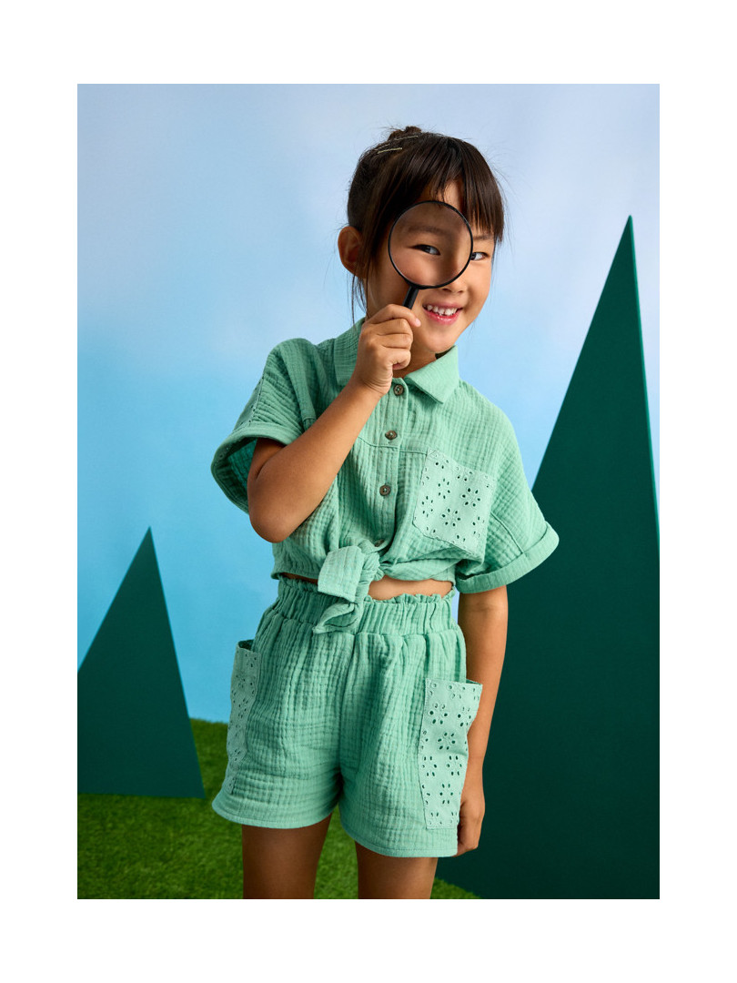 Conjunto short perforado
